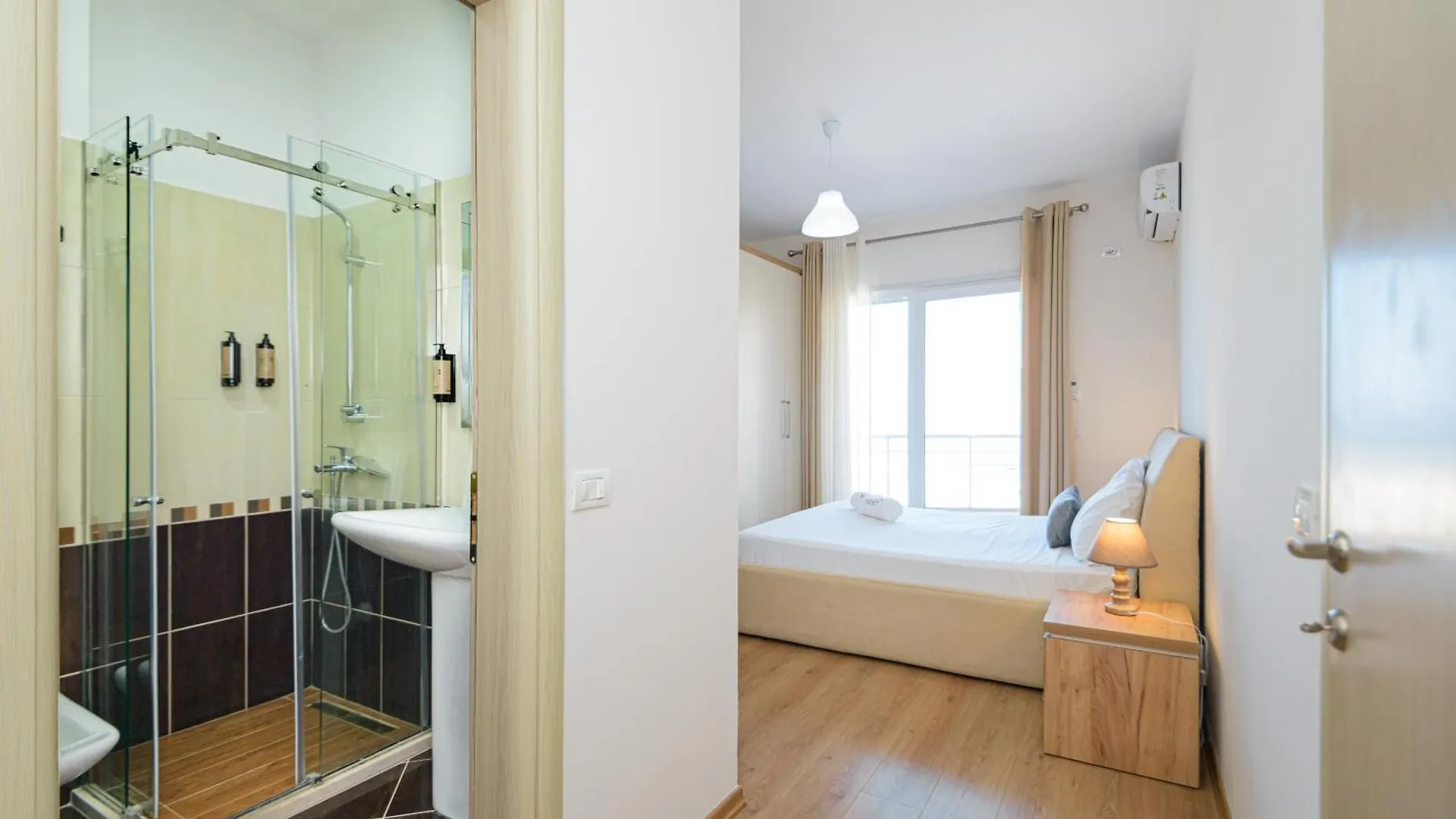 Poseidon Nest - 2Br, 360 Sea View, Office, Pool Apartamento Durrës